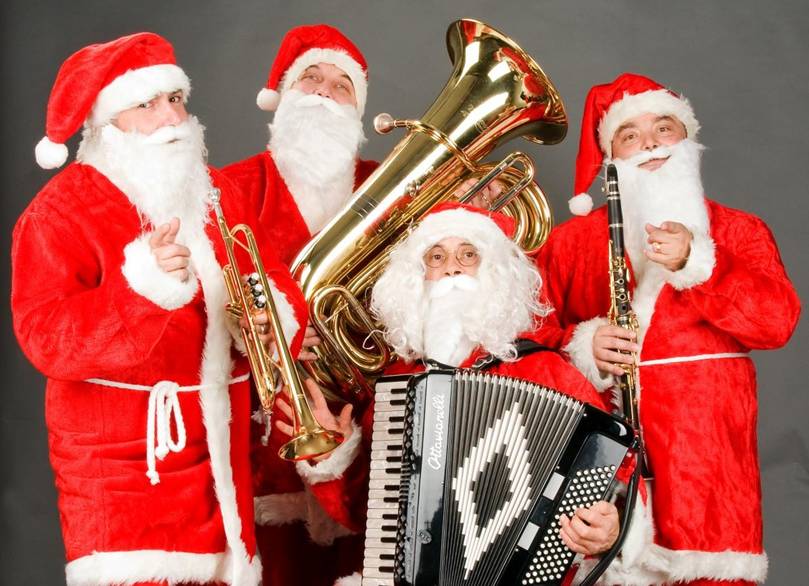 Babbo Natale 2000.Banda Babbo Natale Artisti Di Strada I Giullari Del 2000