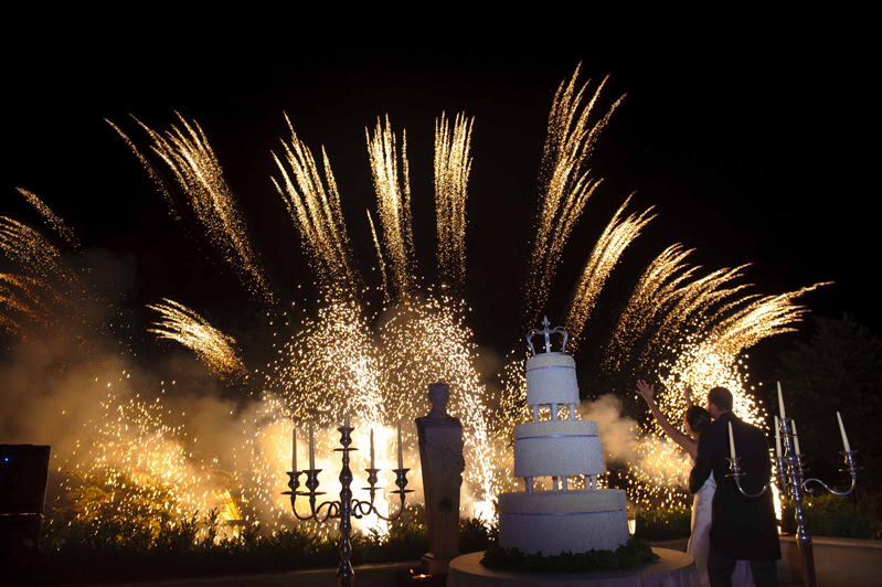 Effetto Speciale Torta nuziale - Fontane Luminose Idee Originali Matrimonio  Torino - Musica Matrimonio Torino